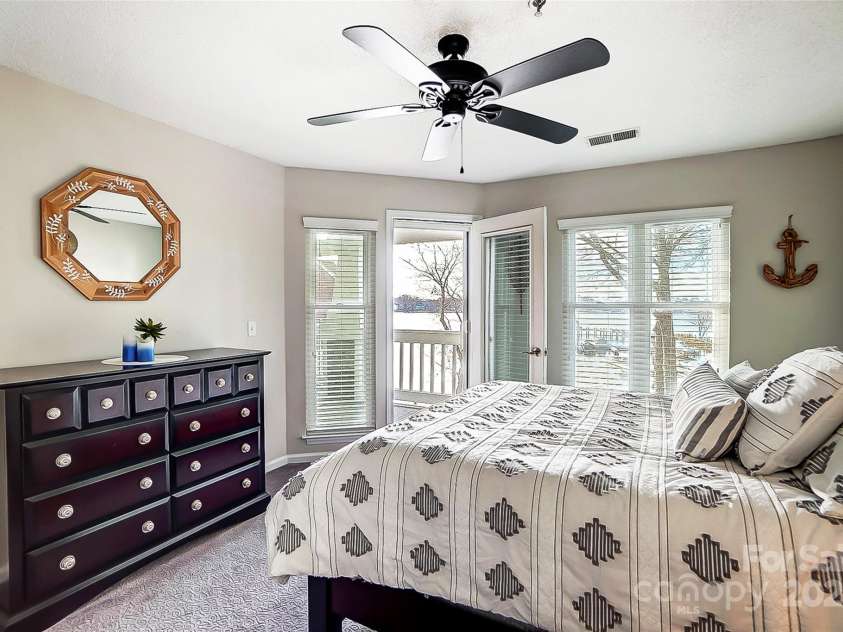 703 Southwest Drive, Davidson, NC 28036.  MLS# CAR4208692, YatesRealty ID 9985. 
