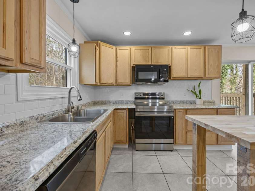 94 Cumberland Court, Concord, NC 28025.  MLS# CAR4314059, YatesRealty ID 9985. 