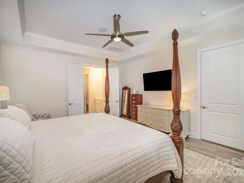 4018 Moxie Way, Charlotte, NC 28215.  MLS# CAR4228238, YatesRealty ID 9986. 