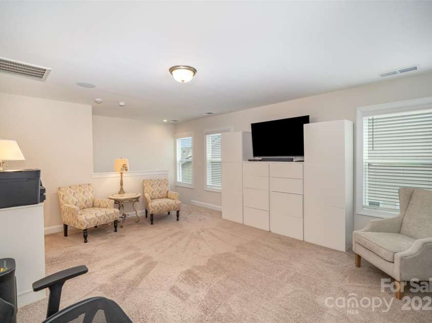 4018 Moxie Way, Charlotte, NC 28215.  MLS# CAR4228238, YatesRealty ID 9986. 