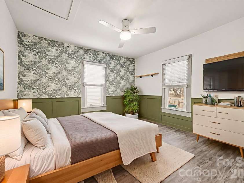 506 Campus Street, Charlotte, NC 28216.  MLS# CAR4351057, YatesRealty ID 9986. Primary Bedroom *Virtually Staged*