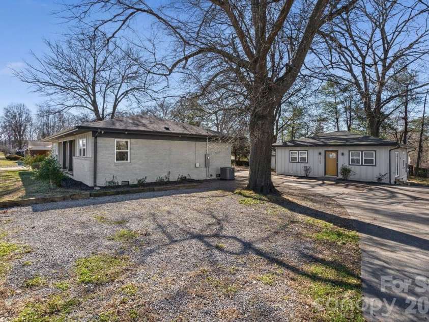1713 Davis Park Road, Gastonia, NC 28052.  MLS# CAR4341054, YatesRealty ID 9987. 
