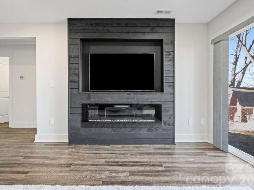 1713 Davis Park Road, Gastonia, NC 28052.  MLS# CAR4341054, YatesRealty ID 9987. 