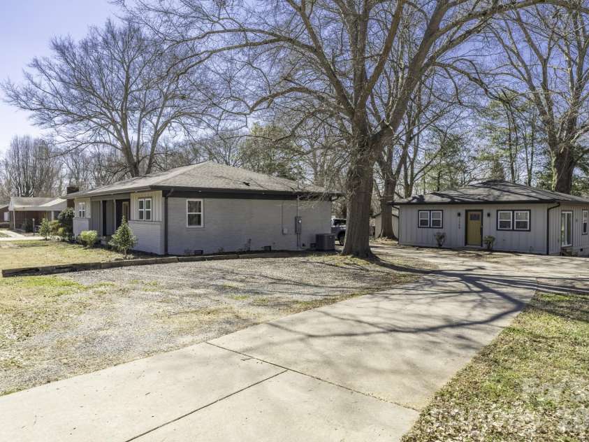 1713 Davis Park Road, Gastonia, NC 28052.  MLS# CAR4341054, YatesRealty ID 9987. 