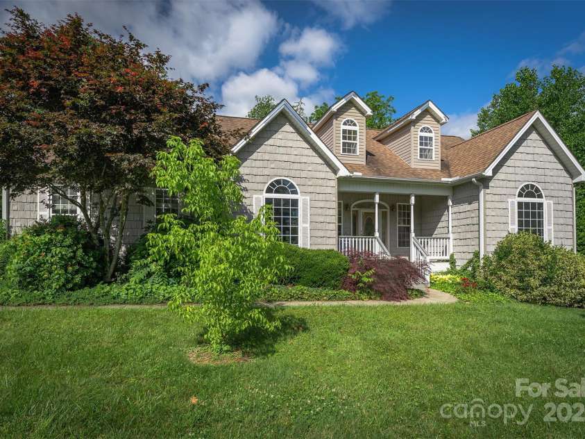 415 Kingfisher Lane, Mills River, NC 28759.  MLS# CAR4234058, YatesRealty ID 9988. 