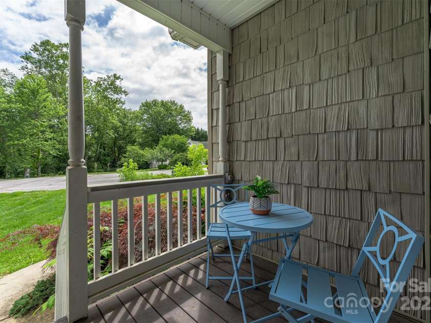 415 Kingfisher Lane, Mills River, NC 28759.  MLS# CAR4234058, YatesRealty ID 9988. 