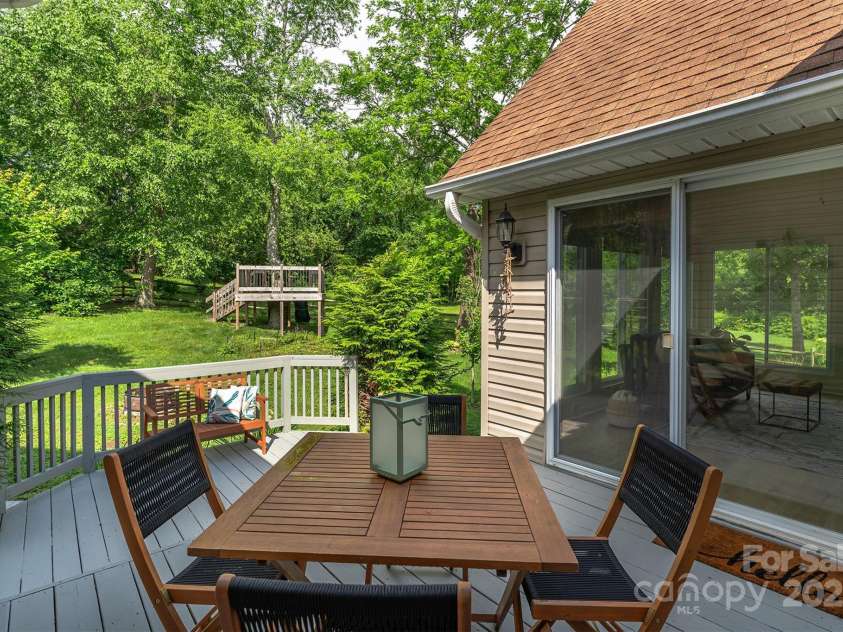 415 Kingfisher Lane, Mills River, NC 28759.  MLS# CAR4234058, YatesRealty ID 9988. 