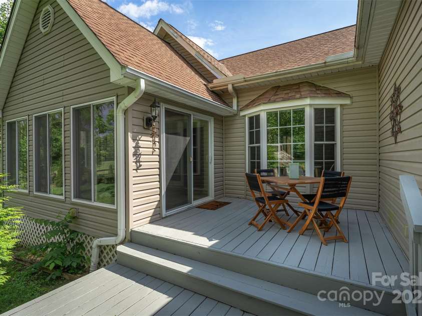 415 Kingfisher Lane, Mills River, NC 28759.  MLS# CAR4234058, YatesRealty ID 9988. 