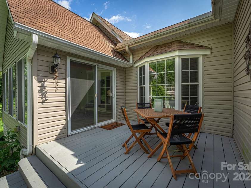 415 Kingfisher Lane, Mills River, NC 28759.  MLS# CAR4234058, YatesRealty ID 9988. 