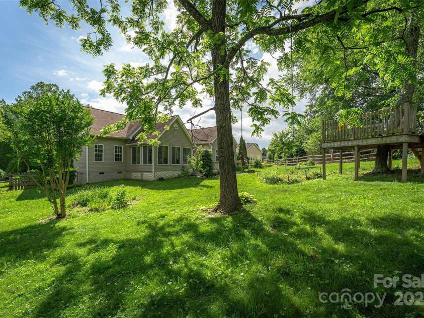 415 Kingfisher Lane, Mills River, NC 28759.  MLS# CAR4234058, YatesRealty ID 9988. 