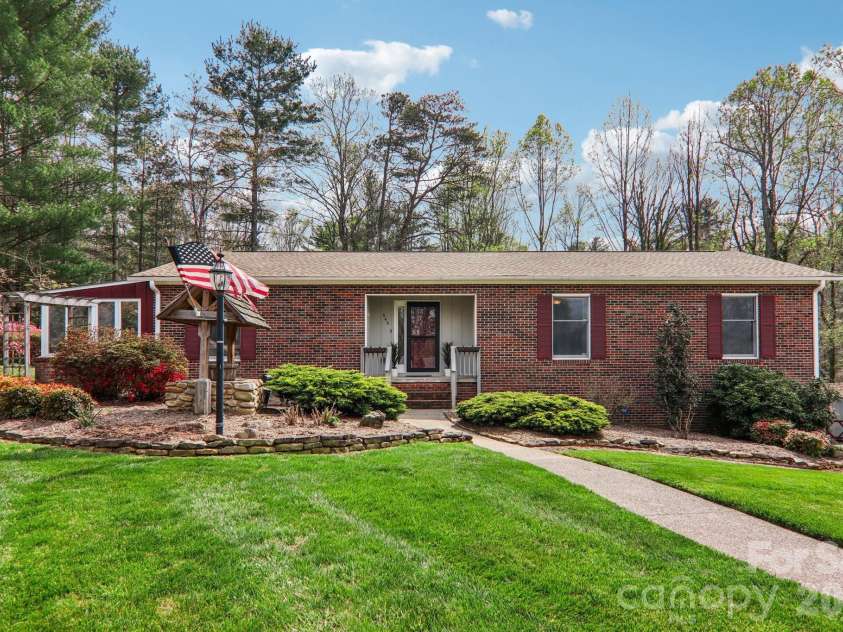 544 Bluebird Ridge, Asheville, NC 28804.  MLS# CAR4358394, YatesRealty ID 9988. 