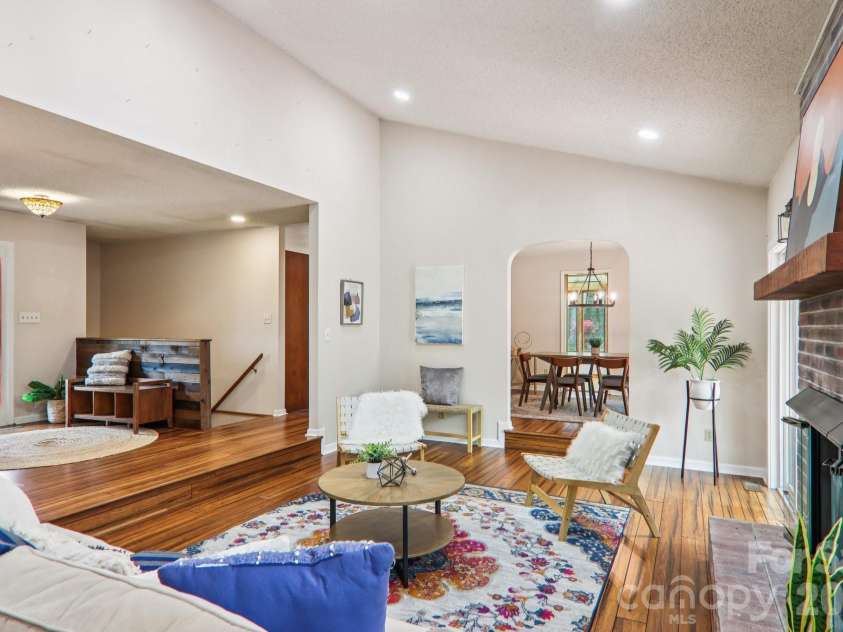 544 Bluebird Ridge, Asheville, NC 28804.  MLS# CAR4358394, YatesRealty ID 9988. 