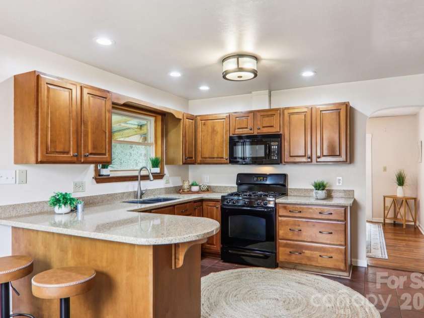 544 Bluebird Ridge, Asheville, NC 28804.  MLS# CAR4358394, YatesRealty ID 9988. 