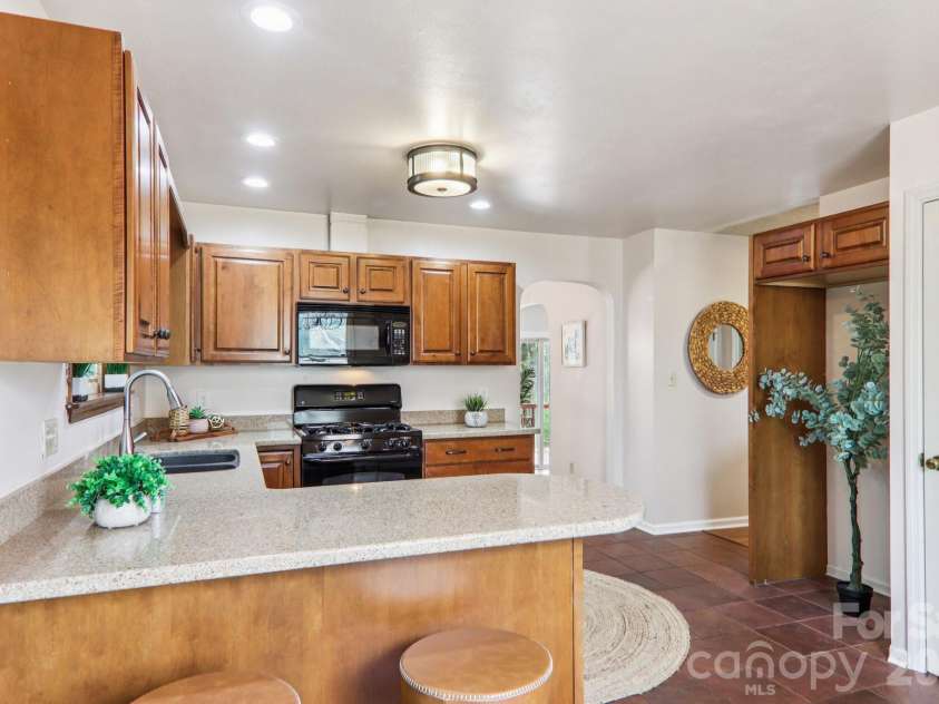 544 Bluebird Ridge, Asheville, NC 28804.  MLS# CAR4358394, YatesRealty ID 9988. 