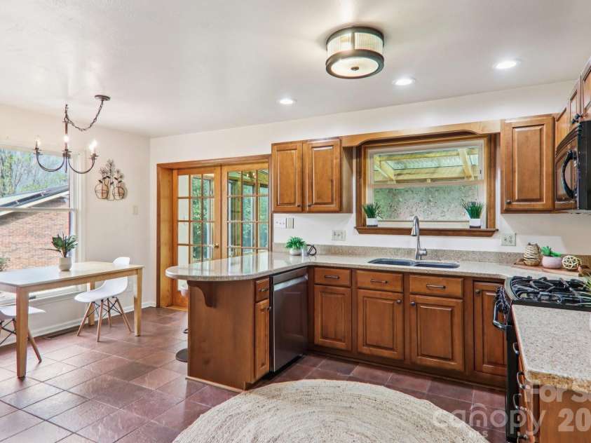 544 Bluebird Ridge, Asheville, NC 28804.  MLS# CAR4358394, YatesRealty ID 9988. 