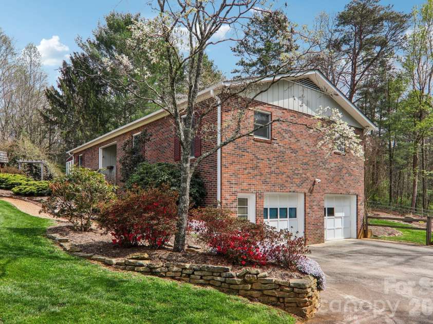 544 Bluebird Ridge, Asheville, NC 28804.  MLS# CAR4358394, YatesRealty ID 9988. 