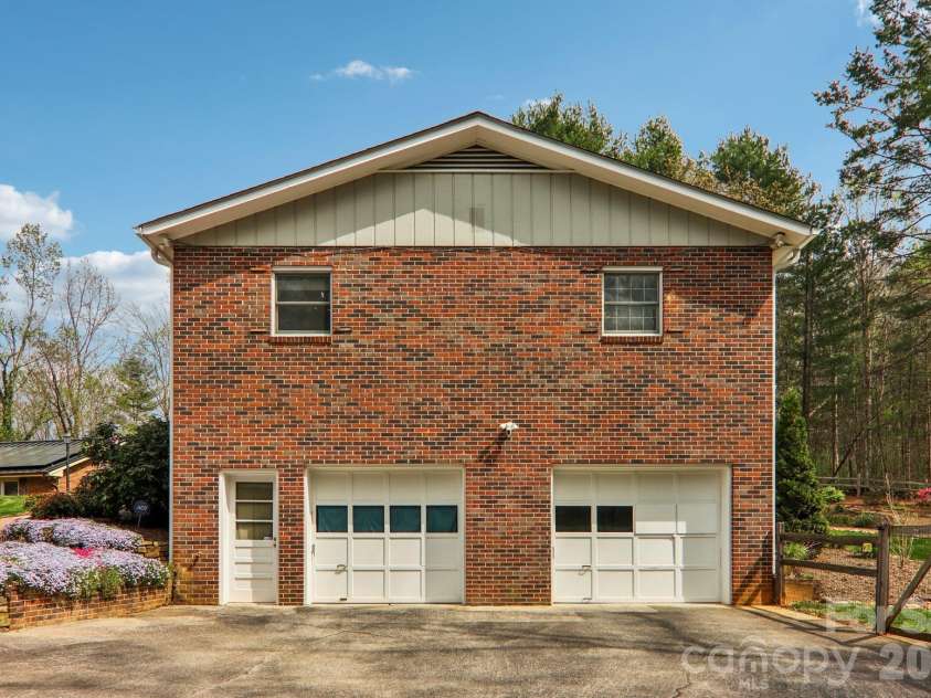 544 Bluebird Ridge, Asheville, NC 28804.  MLS# CAR4358394, YatesRealty ID 9988. 