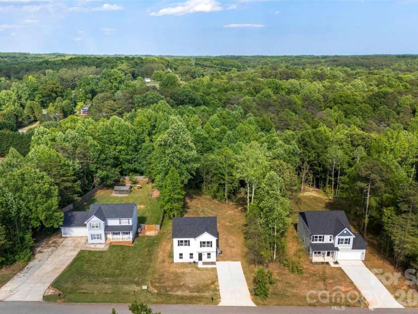 109 Titleist Drive, Statesville, NC 28677.  MLS# CAR4382087, YatesRealty ID 9990. 