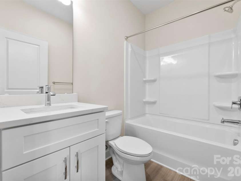 109 Titleist Drive, Statesville, NC 28677.  MLS# CAR4382087, YatesRealty ID 9990. Guest full bath