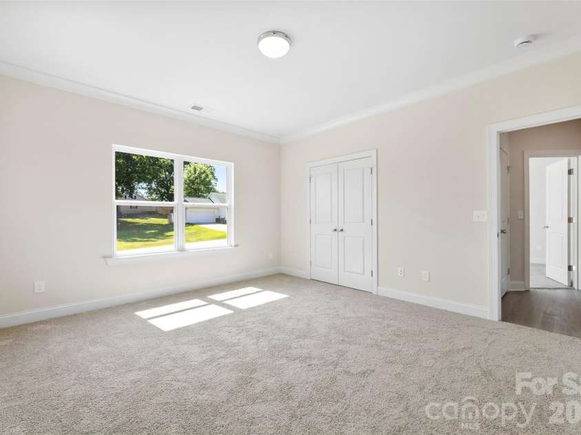 109 Titleist Drive, Statesville, NC 28677.  MLS# CAR4382087, YatesRealty ID 9990. Primary bedroom