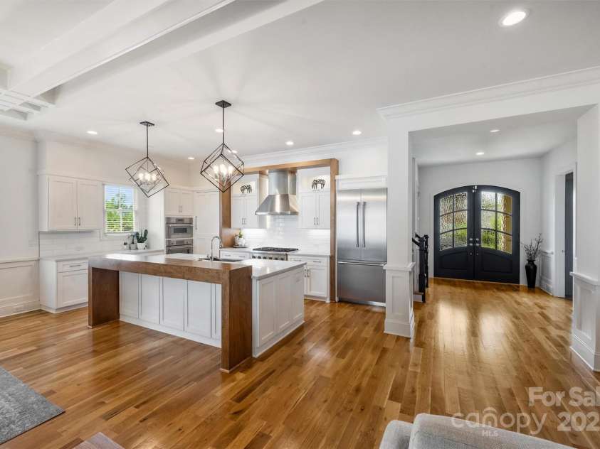 3242 Maymont Place, Charlotte, NC 28205.  MLS# CAR4250123, YatesRealty ID 9990. 