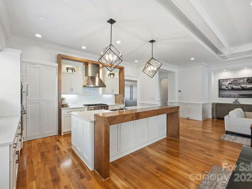 3242 Maymont Place, Charlotte, NC 28205.  MLS# CAR4250123, YatesRealty ID 9990. 