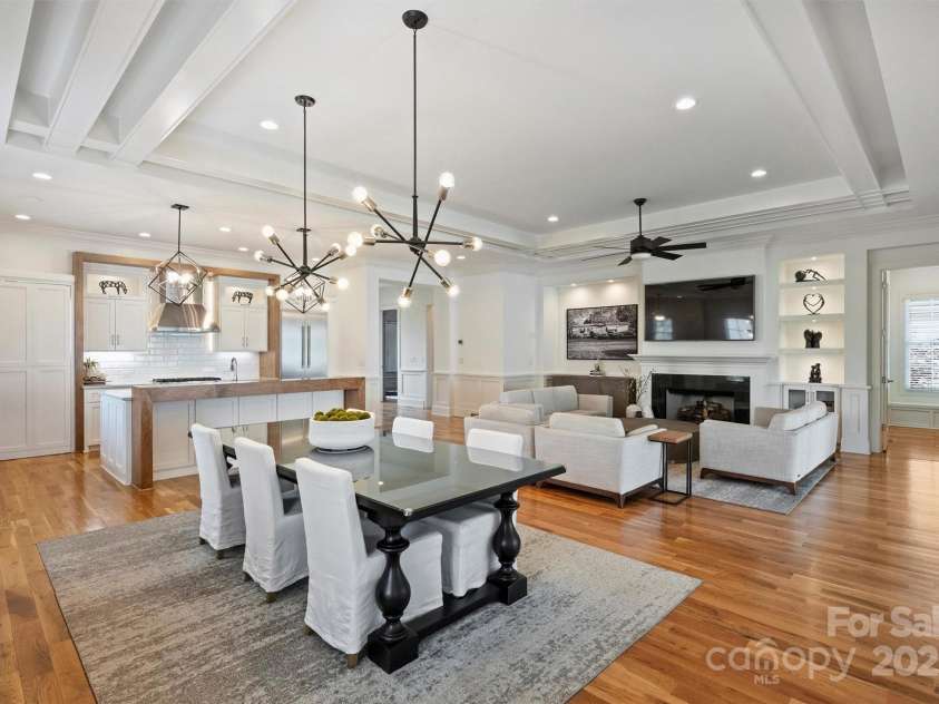 3242 Maymont Place, Charlotte, NC 28205.  MLS# CAR4250123, YatesRealty ID 9990. 