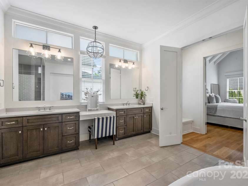 3242 Maymont Place, Charlotte, NC 28205.  MLS# CAR4250123, YatesRealty ID 9990. 