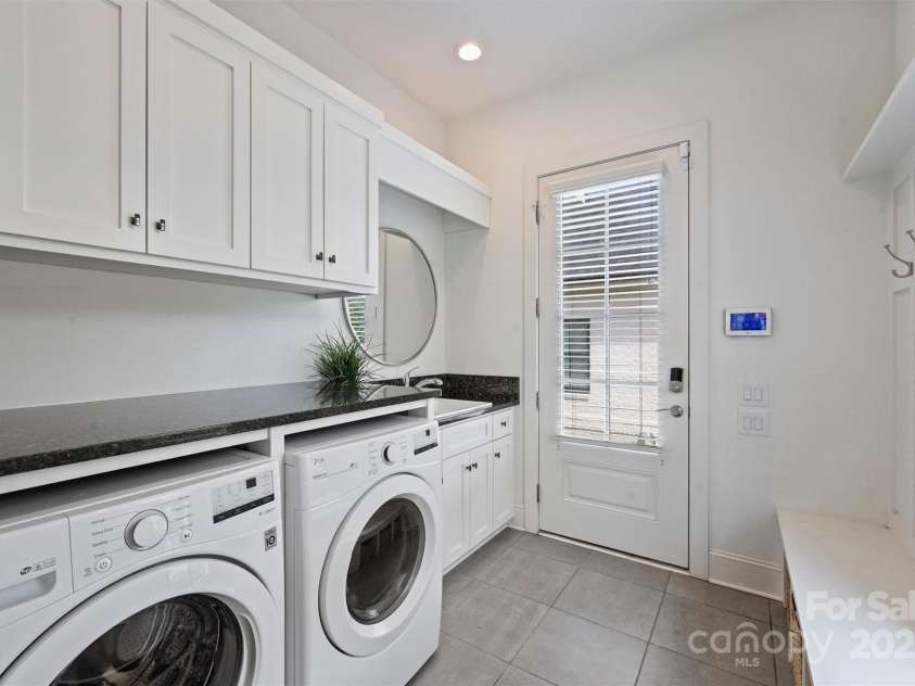 3242 Maymont Place, Charlotte, NC 28205.  MLS# CAR4250123, YatesRealty ID 9990. 