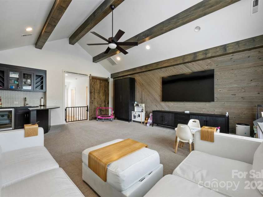 3242 Maymont Place, Charlotte, NC 28205.  MLS# CAR4250123, YatesRealty ID 9990. 