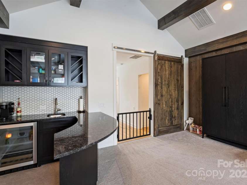 3242 Maymont Place, Charlotte, NC 28205.  MLS# CAR4250123, YatesRealty ID 9990. 