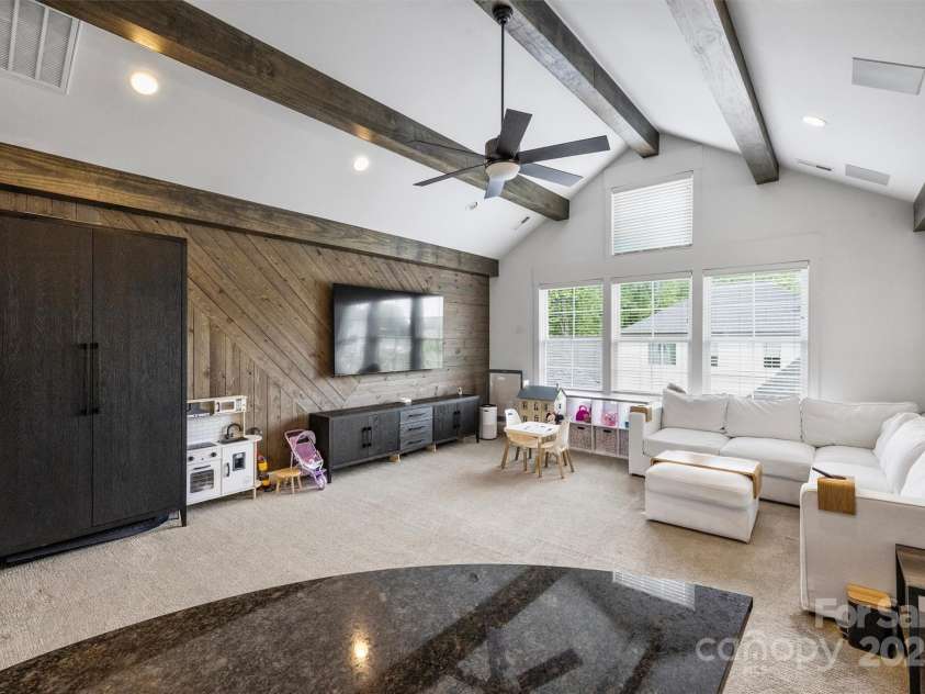 3242 Maymont Place, Charlotte, NC 28205.  MLS# CAR4250123, YatesRealty ID 9990. 