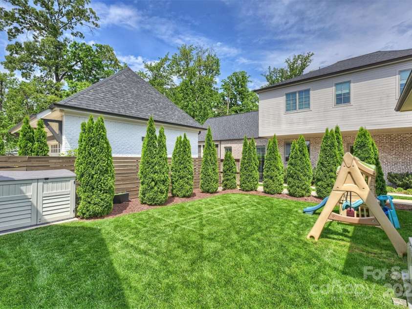 3242 Maymont Place, Charlotte, NC 28205.  MLS# CAR4250123, YatesRealty ID 9990. 