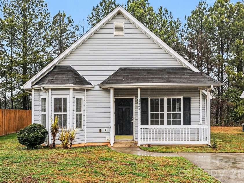 6648 Hampton Way Drive, Charlotte, NC 28213.  MLS# CAR4351009, YatesRealty ID 9991. 