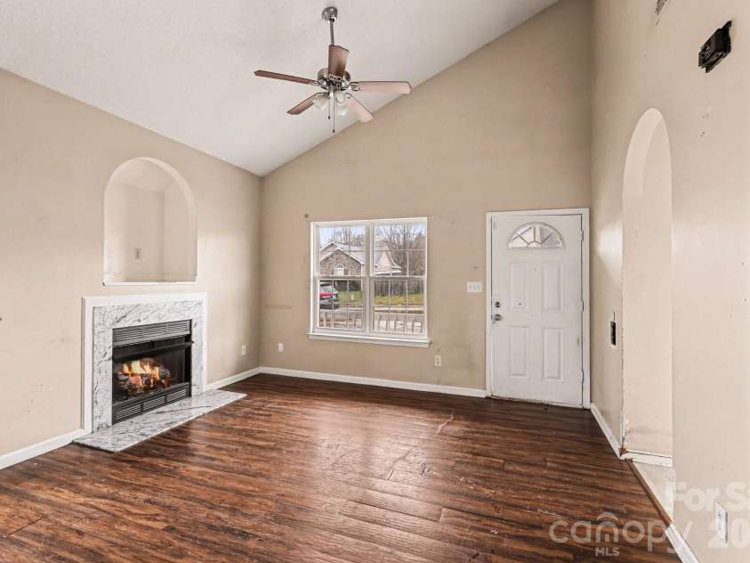 6648 Hampton Way Drive, Charlotte, NC 28213.  MLS# CAR4351009, YatesRealty ID 9991. 