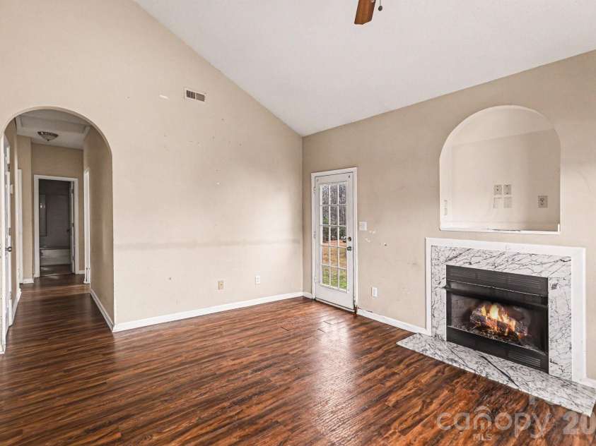 6648 Hampton Way Drive, Charlotte, NC 28213.  MLS# CAR4351009, YatesRealty ID 9991. 