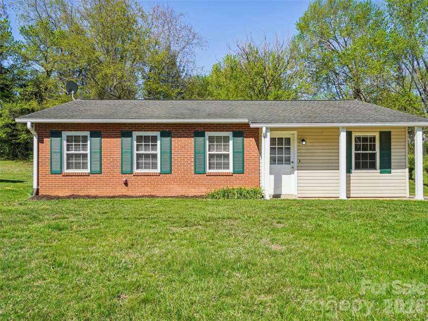 88 Lees Creek Road, Asheville, NC 28806.  MLS# CAR4366709, YatesRealty ID 9992. 