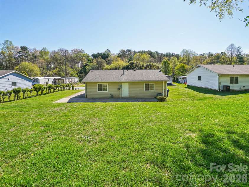 88 Lees Creek Road, Asheville, NC 28806.  MLS# CAR4366709, YatesRealty ID 9992. 