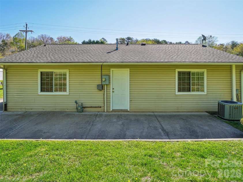 88 Lees Creek Road, Asheville, NC 28806.  MLS# CAR4366709, YatesRealty ID 9992. 