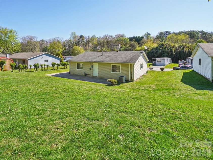 88 Lees Creek Road, Asheville, NC 28806.  MLS# CAR4366709, YatesRealty ID 9992. 