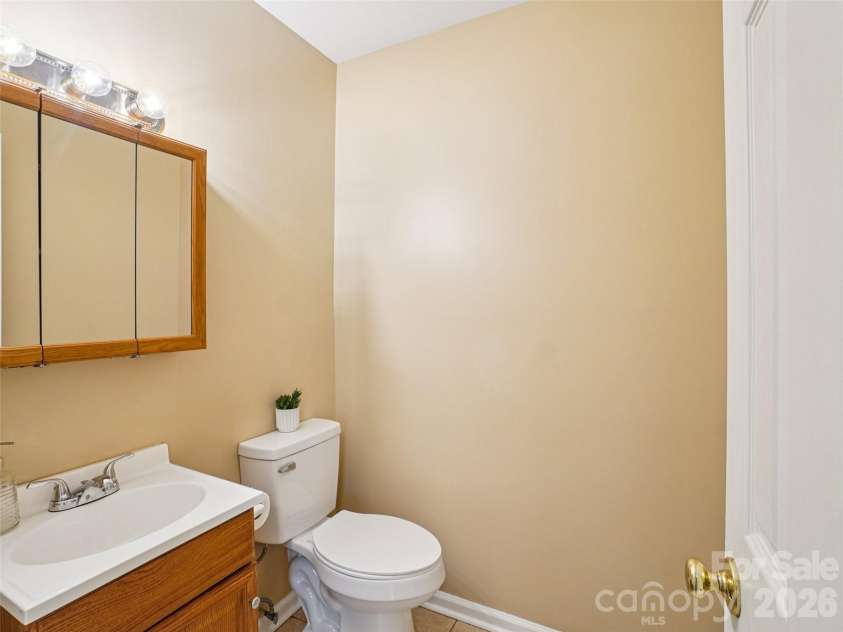 88 Lees Creek Road, Asheville, NC 28806.  MLS# CAR4366709, YatesRealty ID 9992. Half Bath