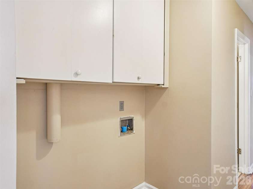 88 Lees Creek Road, Asheville, NC 28806.  MLS# CAR4366709, YatesRealty ID 9992. Luandry Connections
