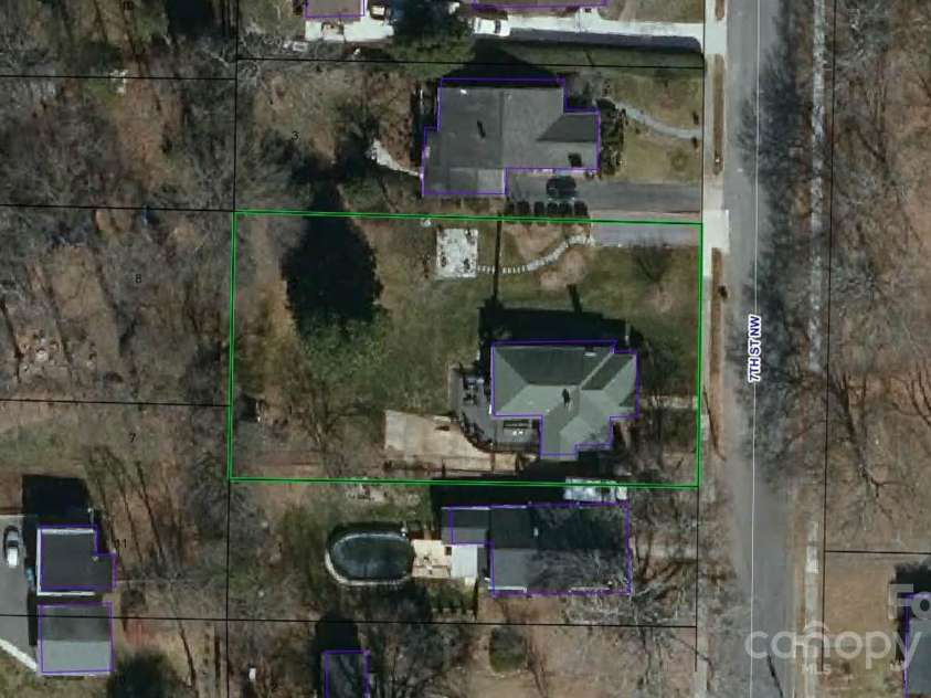 333 7th Street, Hickory, NC 28601.  MLS# CAR4227043, YatesRealty ID 9993. 