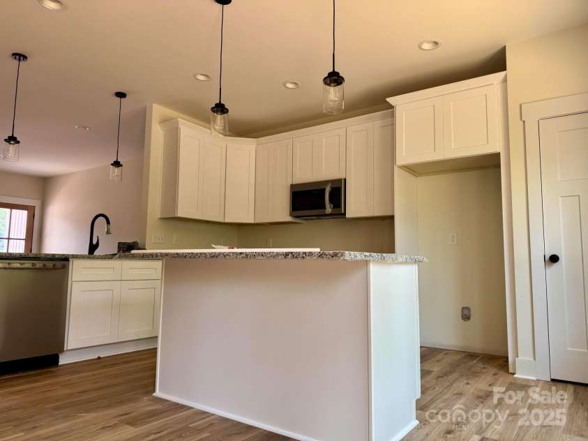 275 Bonaventure Drive, Salisbury, NC 28147.  MLS# CAR4196890, YatesRealty ID 9994. 
