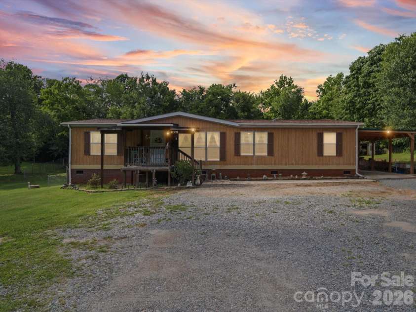 130 Benton Road, Kings Mountain, NC 28086.  MLS# CAR4346725, YatesRealty ID 9995. 