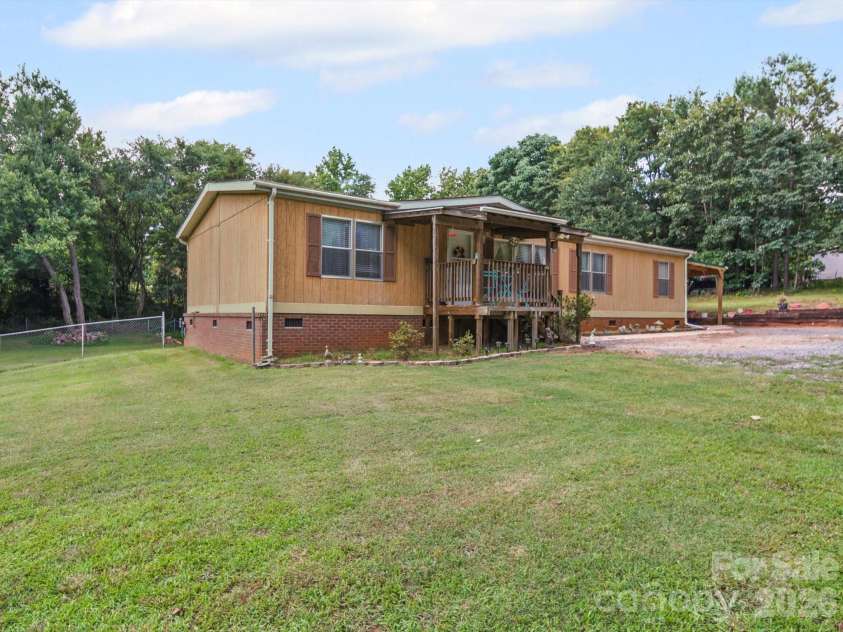 130 Benton Road, Kings Mountain, NC 28086.  MLS# CAR4346725, YatesRealty ID 9995. 