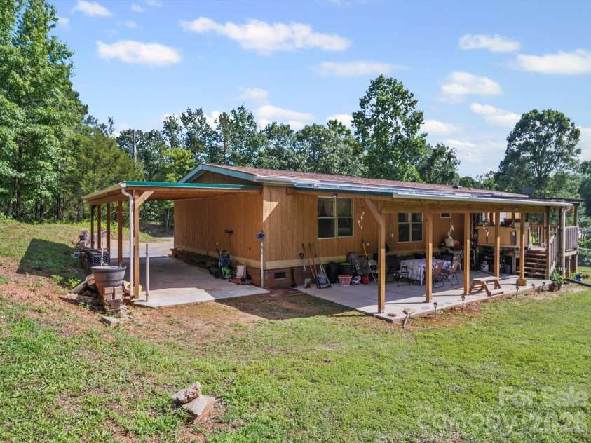 130 Benton Road, Kings Mountain, NC 28086.  MLS# CAR4346725, YatesRealty ID 9995. 