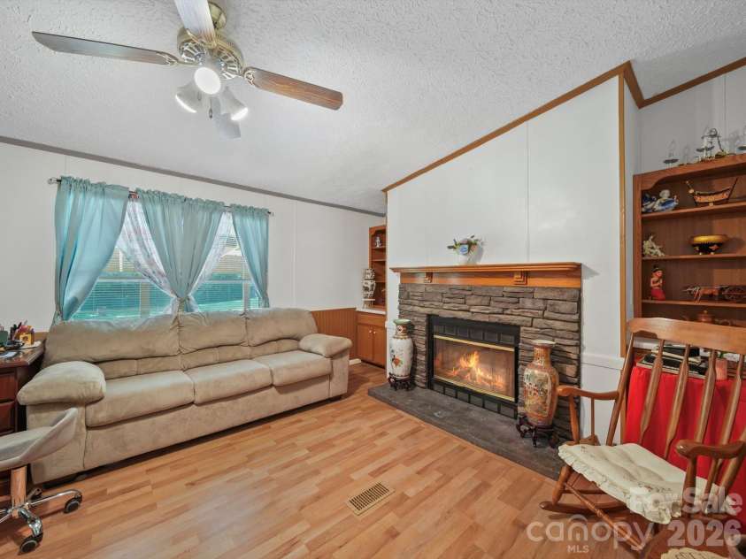 130 Benton Road, Kings Mountain, NC 28086.  MLS# CAR4346725, YatesRealty ID 9995. 