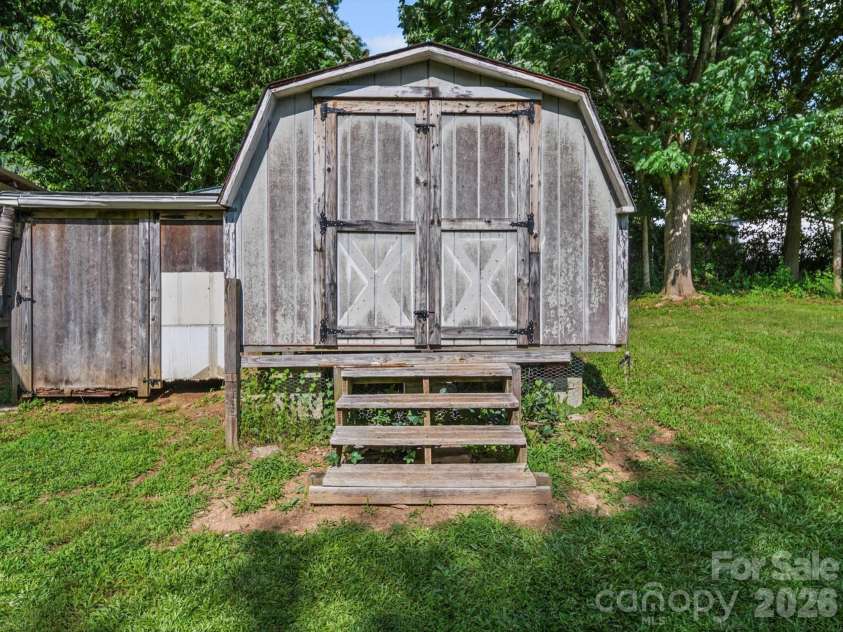 130 Benton Road, Kings Mountain, NC 28086.  MLS# CAR4346725, YatesRealty ID 9995. 