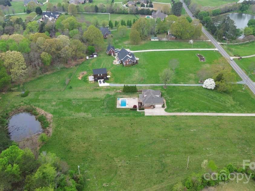 4205 New Town Road, Waxhaw, NC 28173.  MLS# CAR4238847, YatesRealty ID 9998. 